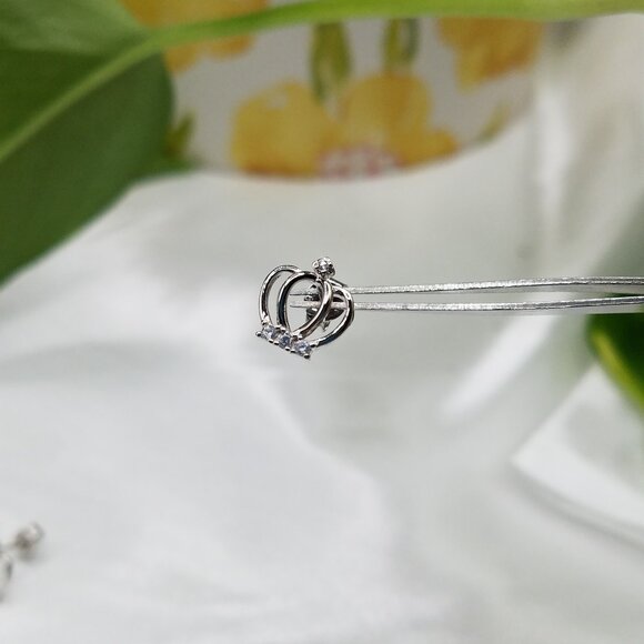 925 Sterling Silver Princess Crown Stud Earrings – 10mm Cubic Zirconia – NEW!!! - Picture 3 of 12